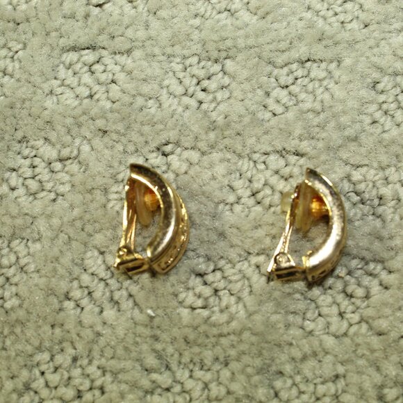 Vintage Christian Dior Gold Tone Clip On Half Hoop Earrings - Picture 4 of 5